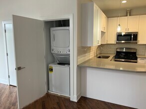 2215 W Chicago Ave in Chicago, IL - Building Photo - Building Photo