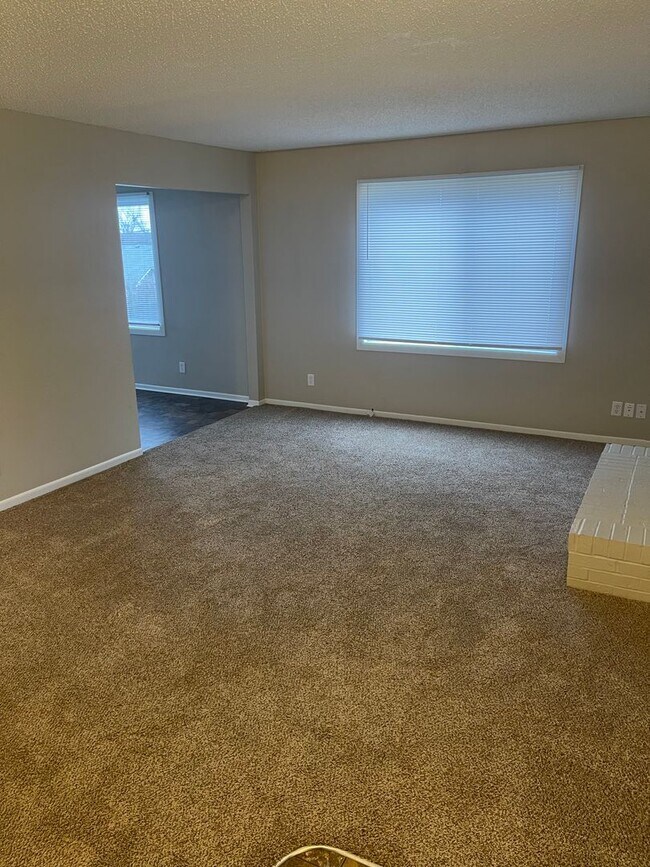 2106 E Caulder Ave in Des Moines, IA - Building Photo - Building Photo