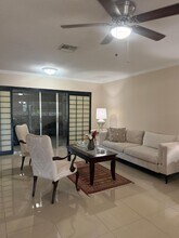 5775 Fernley Dr W in West Palm Beach, FL - Foto de edificio - Building Photo