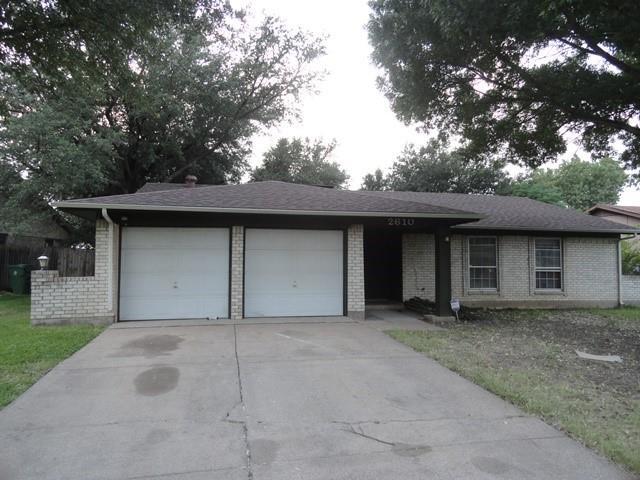 2610 E Williamsburg Manor in Arlington, TX - Foto de edificio