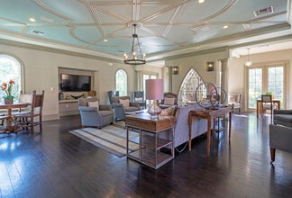 Magnolia Carillon in St. Petersburg, FL - Foto de edificio - Interior Photo