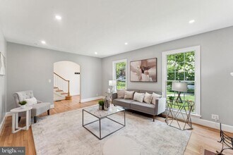 1111 Woodside Pkwy in Silver Spring, MD - Building Photo - Building Photo
