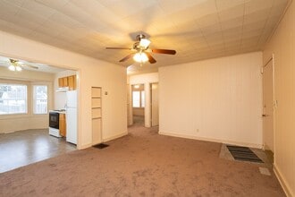 1712 E Belmont St in Springfield, MO - Building Photo - Building Photo