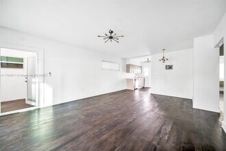 9200 E Bay Harbor Dr in Bay Harbor Islands, FL - Building Photo - Building Photo
