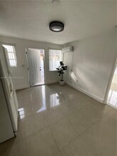 1064 NW 103rd St in Miami, FL - Building Photo - Building Photo