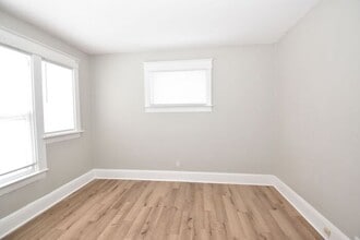 913 E Washington St in South Bend, IN - Building Photo - Building Photo