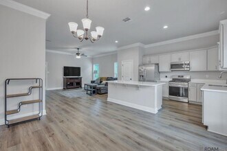 7248 Kenilworth Crossing Ave in Baton Rouge, LA - Building Photo - Building Photo