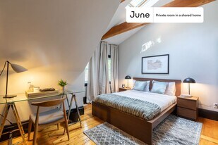 Room in Shared 5 bed/2 bath home in Boston, MA - Building Photo