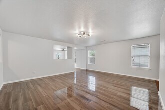 15319 Mission Oak Dr in Houston, TX - Building Photo - Building Photo