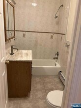 121 Brookside Ave, Unit 2 in Irvington, NJ - Building Photo - Building Photo