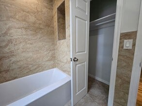 111-10 204th St in Queens, NY - Building Photo - Building Photo