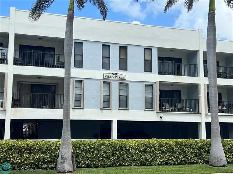 445 SE 21st Ave in Deerfield Beach, FL - Building Photo