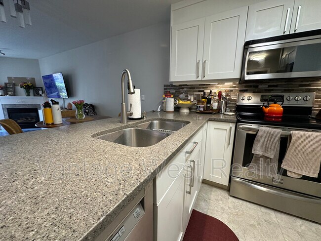 1950-1950 Durnin Rd in Kelowna, BC - Building Photo - Building Photo