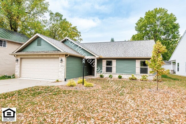 305 Toledo St in Fremont, IN - Building Photo - Building Photo