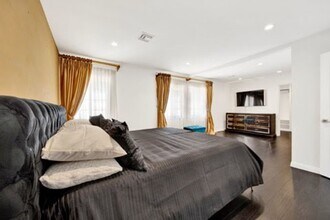 7624 Wentworth St in Los Angeles, CA - Building Photo - Building Photo