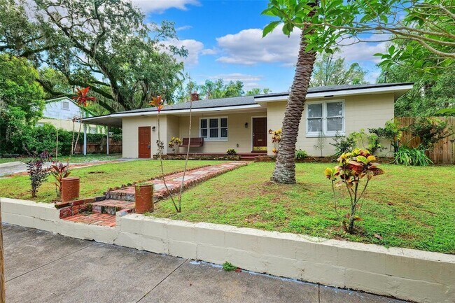 1205 E Hamilton Ave in Tampa, FL - Building Photo - Building Photo