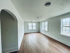 1144 S Spring St in Springfield, IL - Building Photo - Building Photo