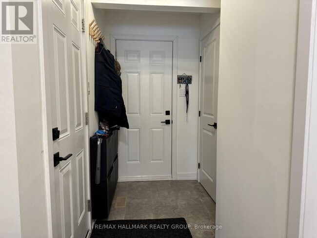 49 Sunridge Ln in Ottawa, ON - Building Photo - Building Photo