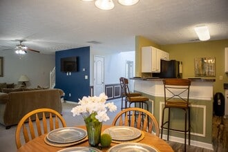 620 Blueangel Dr in College Park, GA - Building Photo - Building Photo