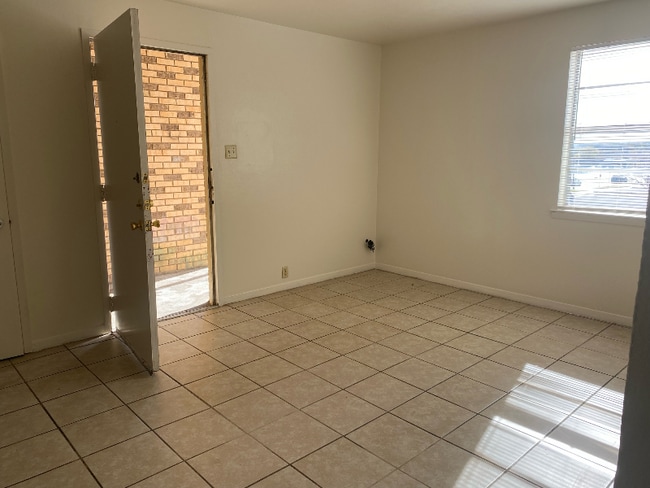 414 E Avenue A in Killeen, TX - Foto de edificio - Building Photo