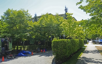 Collingwood Co-op in Vancouver, BC - Building Photo - Building Photo