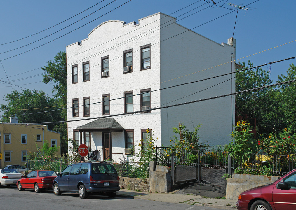 70 Clinton St in Tarrytown, NY - Building Photo