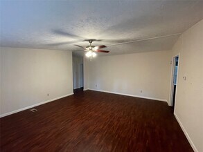 16658 Meadowcroft St in Montgomery, TX - Building Photo - Building Photo