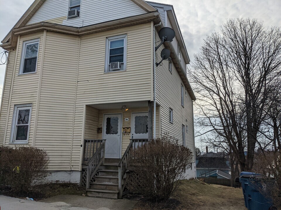 25 Hooper St, Unit 2 in Chelsea, MA - Building Photo