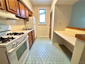 669 Potomac Ave in Buffalo, NY - Building Photo - Building Photo
