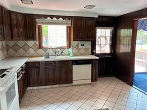 75 Tome St in Cranston, RI - Building Photo - Building Photo