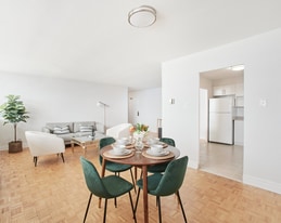 53 Warrender Ave in Toronto, ON - Building Photo