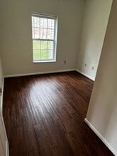 Sunny Buck Gardens in Buckhannon, WV - Foto de edificio - Building Photo