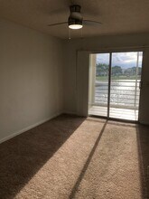 3085 Cornwall E in Boca Raton, FL - Building Photo - Building Photo