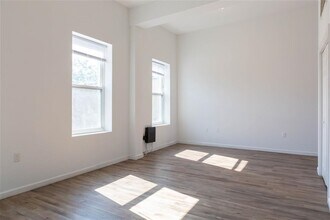517 Communipaw Ave in Jersey City, NJ - Building Photo - Building Photo