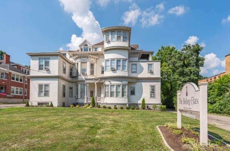 945 Dana Ave in Cincinnati, OH - Building Photo