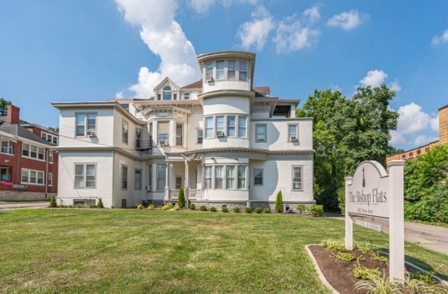 945 Dana Ave in Cincinnati, OH - Building Photo - Building Photo