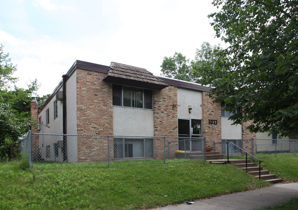 3033 15th Ave S in Minneapolis, MN - Building Photo