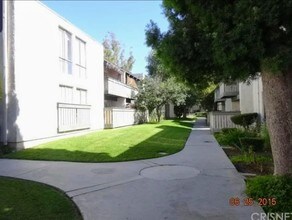 8601 International Ave-Unit -274 in Los Angeles, CA - Foto de edificio - Building Photo