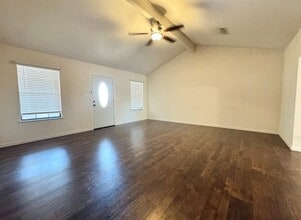 124 Forest Dr in Elgin, TX - Building Photo - Building Photo