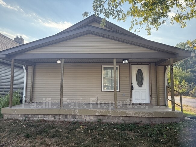 property at 502 S Holmes Ave