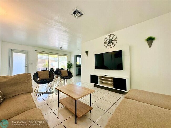 property at 2924 Middle River Dr