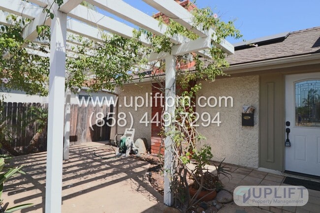 8854 Bralorne Way in San Diego, CA - Building Photo - Building Photo