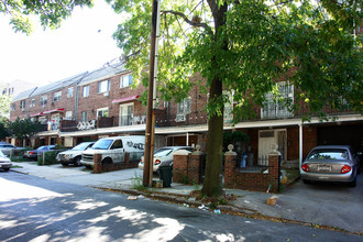 13254-13354 Avery Ave in Flushing, NY - Building Photo - Building Photo