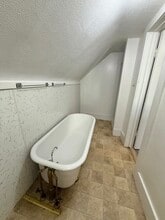 922 Maple St in Wyandotte, MI - Building Photo - Building Photo