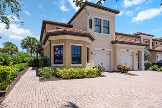 10063 Crooked Crk Dr in Venice, FL - Building Photo - Building Photo
