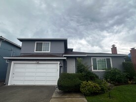 21130 Aspen Ave in Castro Valley, CA - Building Photo