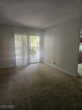 5060 Indian River Dr in Las Vegas, NV - Building Photo - Building Photo