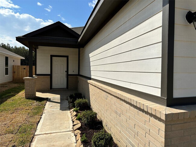 16552 Moss Ln in Porter, TX - Building Photo - Building Photo