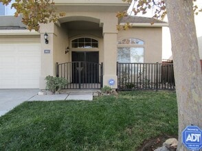 1011 Cardoza Rd in Los Banos, CA - Building Photo - Building Photo