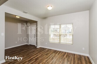 2423 Valencia Crst in San Antonio, TX - Foto de edificio - Building Photo